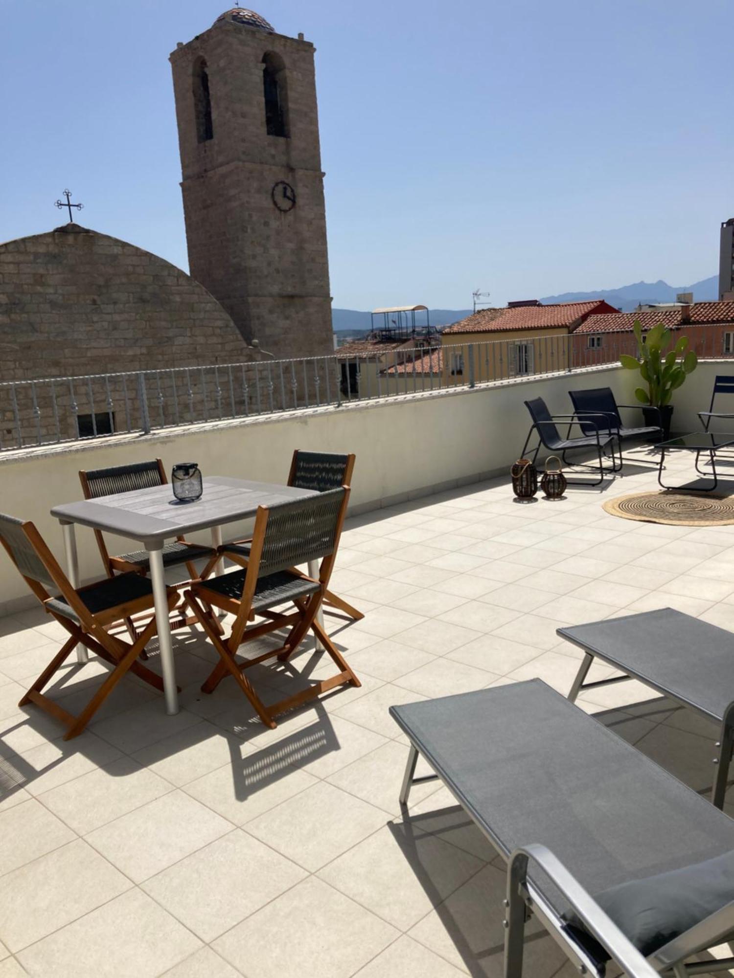 La Via Rooms And Terrace Olbia Exterior foto